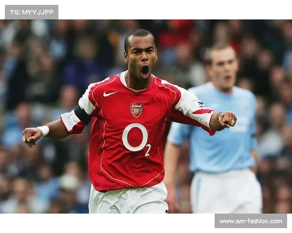 揭秘阿什利科尔在不同踢球位置上的战术作用与风格解析